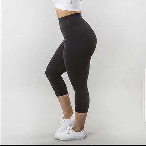 BuffBunny Capri leggings
